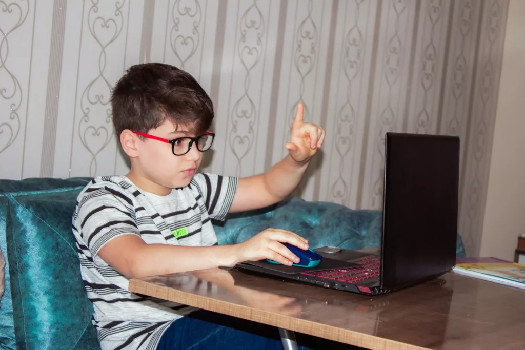 Computer games and the Internet are a means of spreading all forms of knowledge even among the youngest